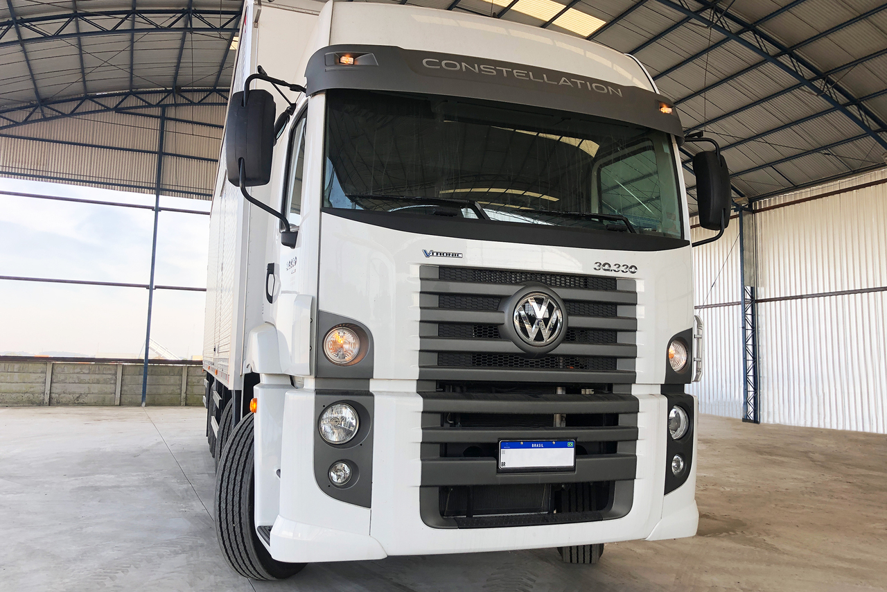 Volkswagen 30-330 Constellation 8x2 - 22/22 5