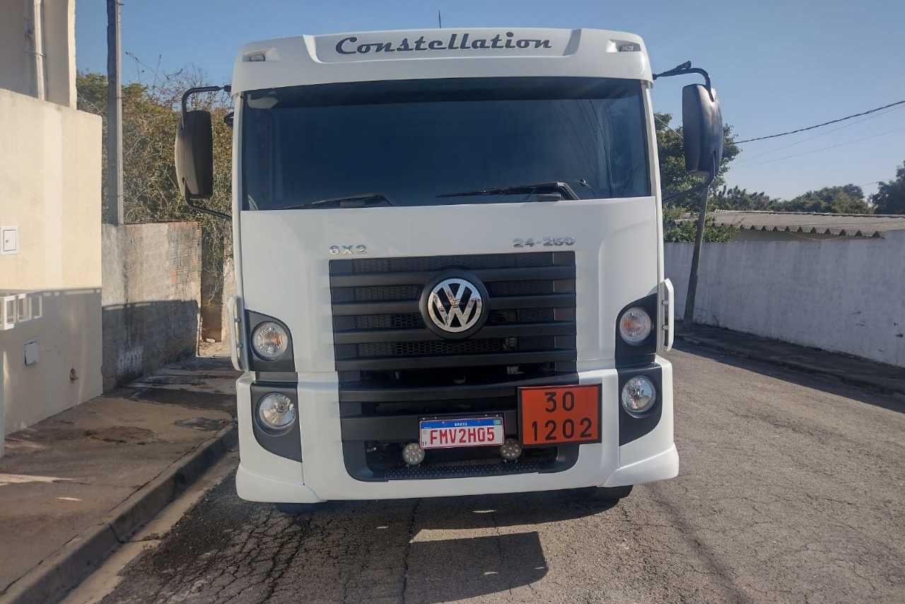 Volkswagen 24-250 E Constellation 3-Eixos - 10/10 2