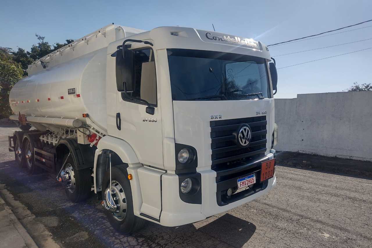Volkswagen 24-250 E Constellation 3-Eixos - 10/10 6