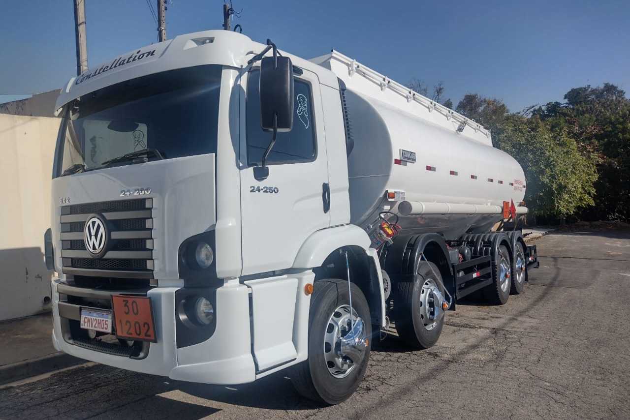Volkswagen 24-250 E Constellation 3-Eixos - 10/10 8