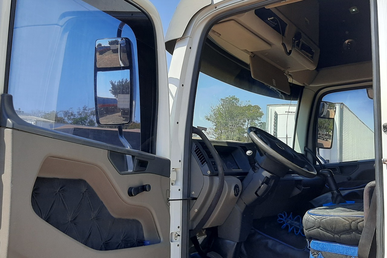 Volkswagen 24-280 E Constellation 6x2 - 12/12 9