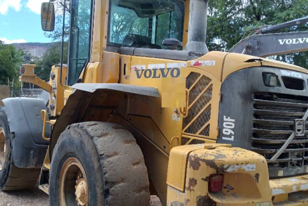 Volvo L90F - 13/13 2