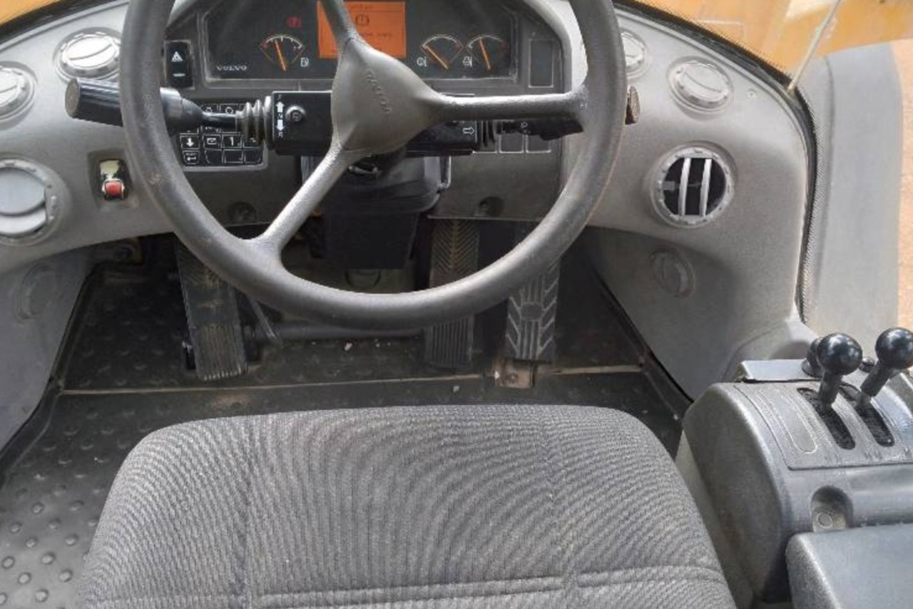 Volvo L90F - 13/13 4