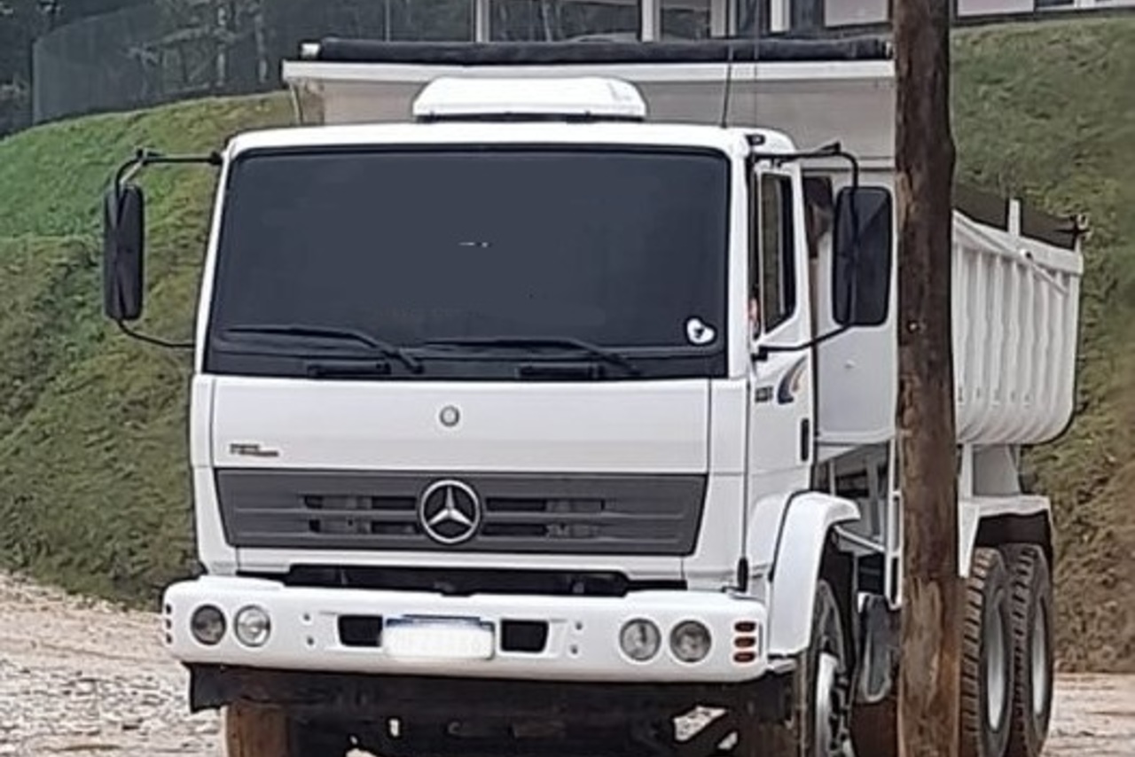 Mercedes Benz Atego 2423 - 09/09 2