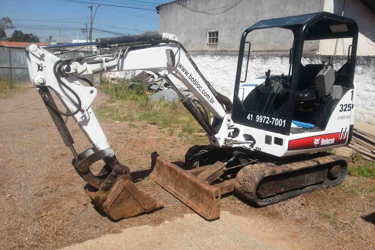 Bobcat 325 - 10/10 2