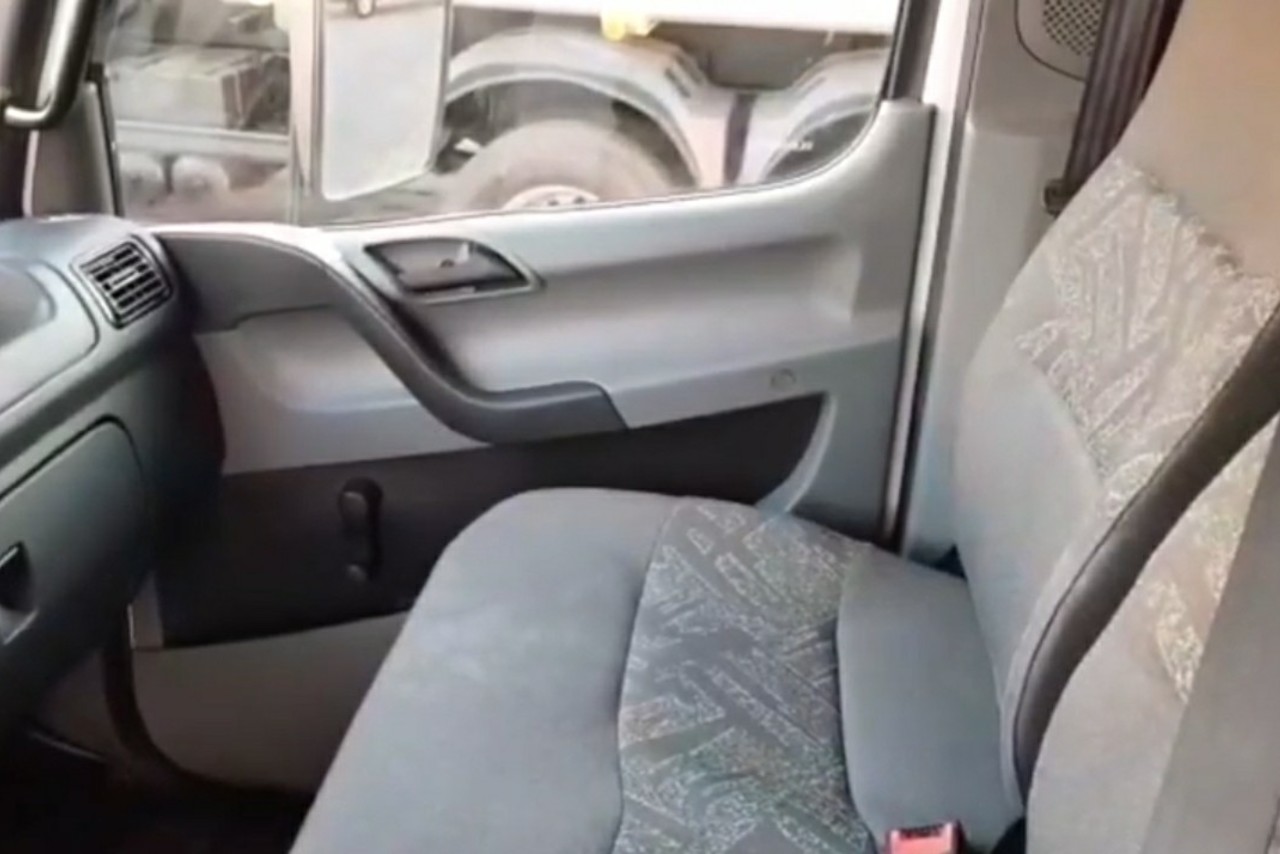 Mercedes Benz Accelo 1016 - 19/20 4