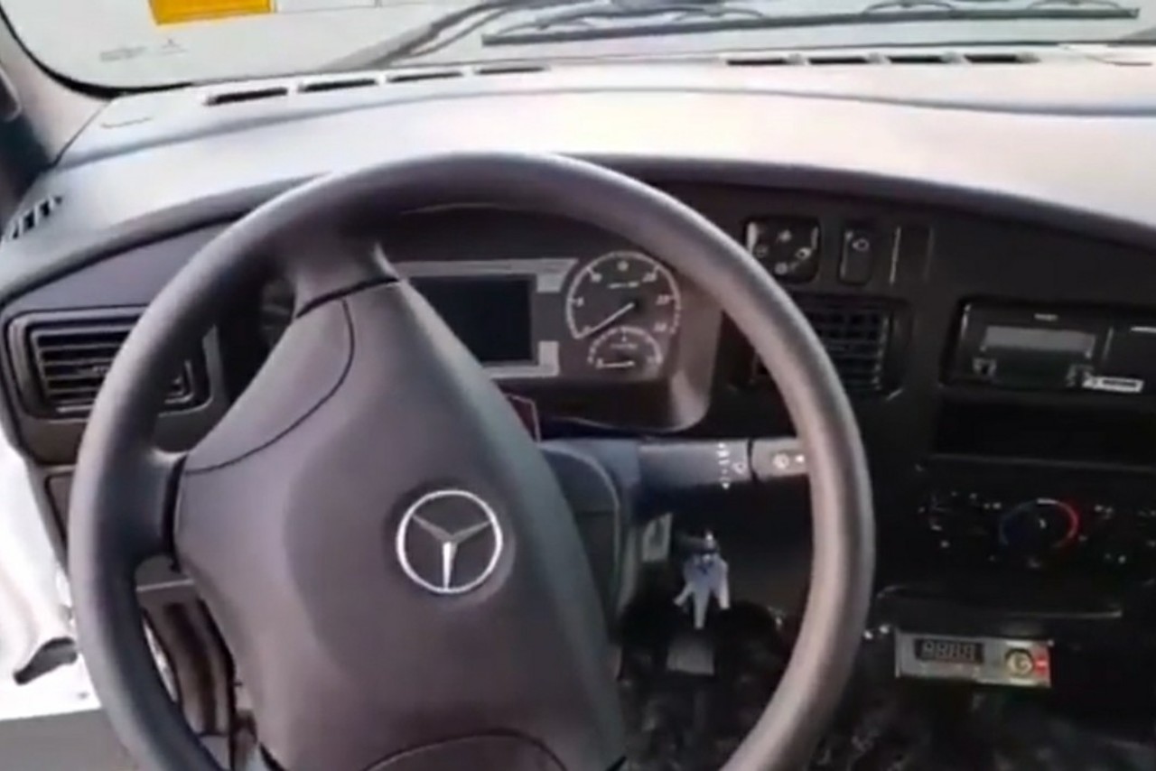 Mercedes Benz Accelo 1016 - 19/20 11