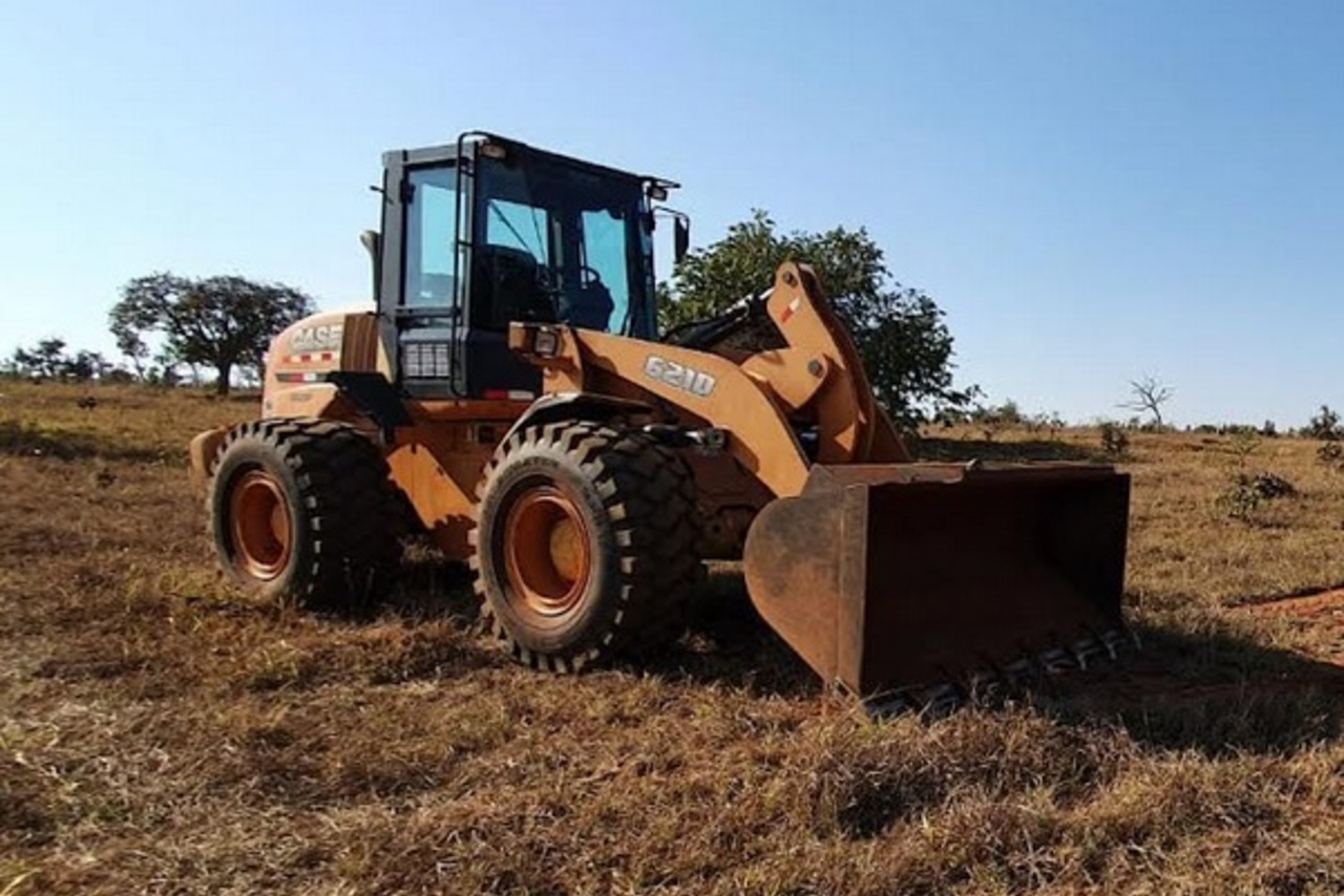 Case 621D - 17/17 8