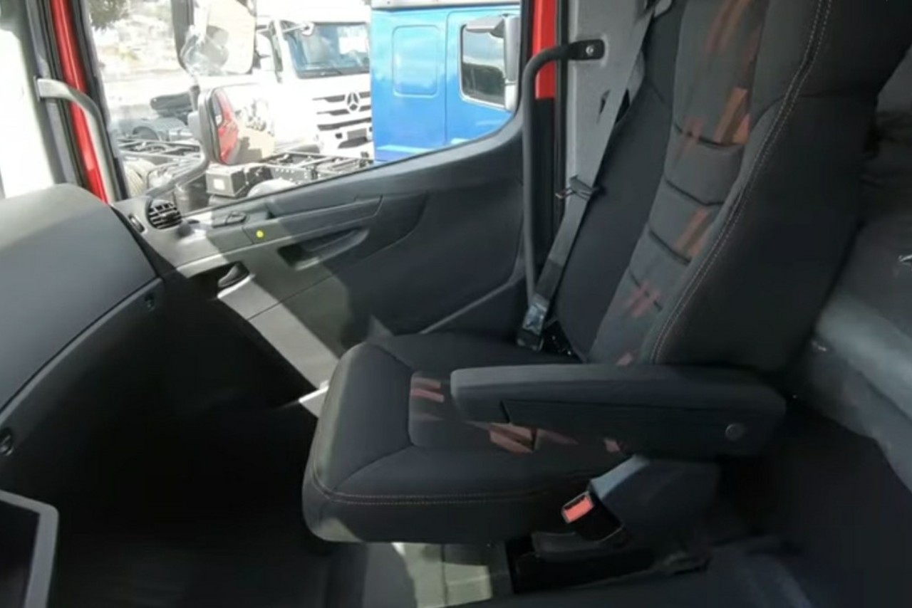 Mercedes Benz Axor 2644 - 19/29 13