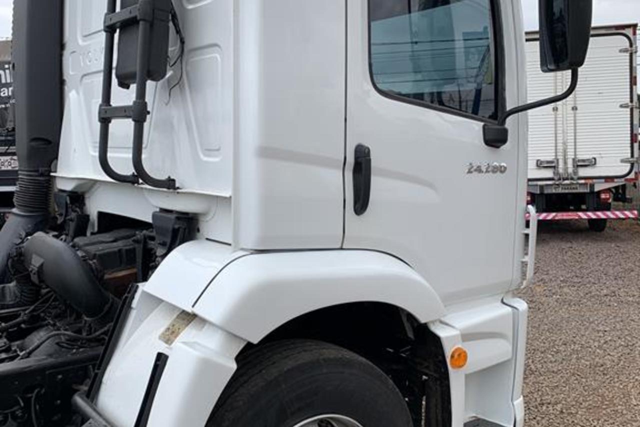Volkswagen 24-280 E Constellation 6x2 - 13/13 2