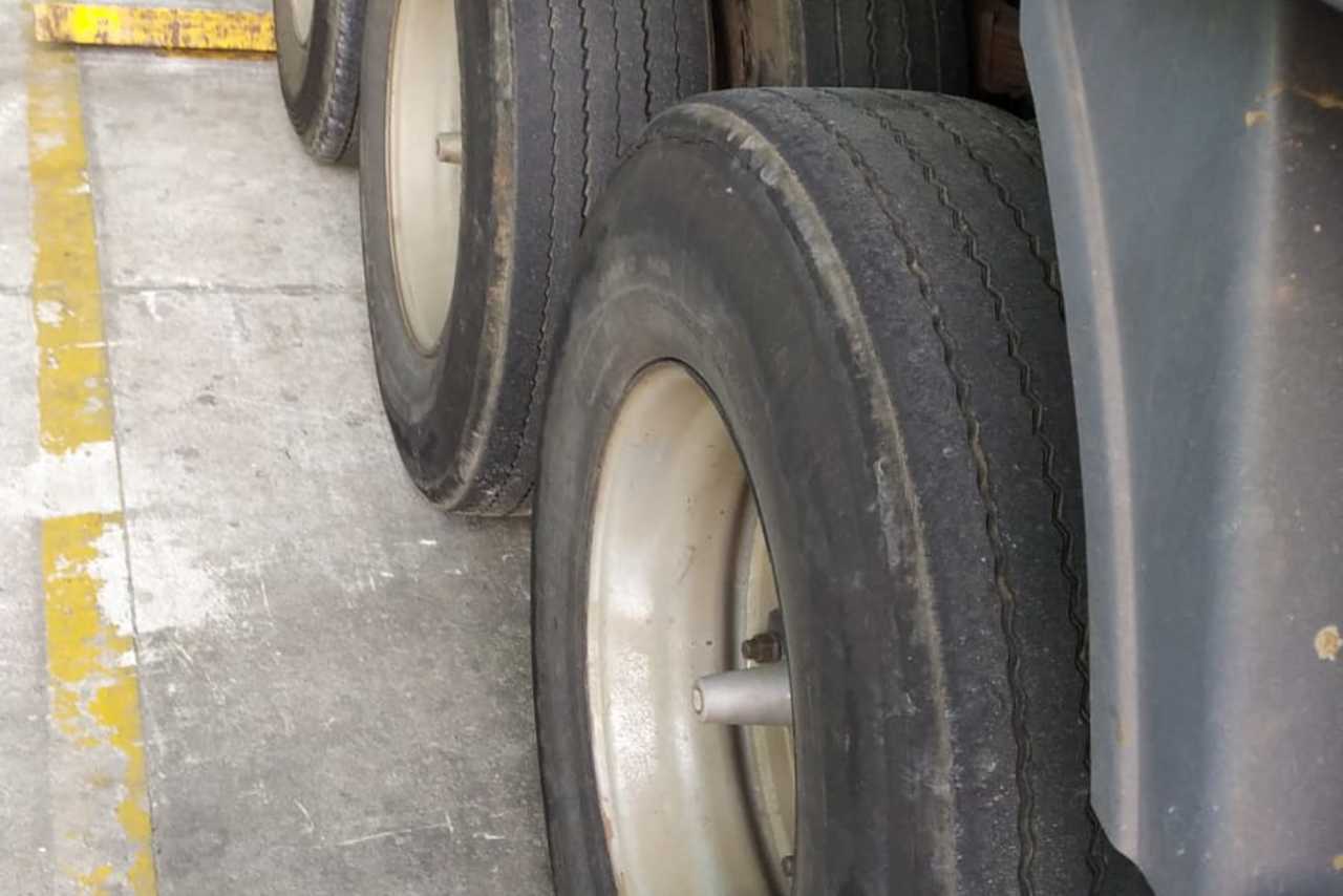 Volkswagen 25 390 - 15/16 8