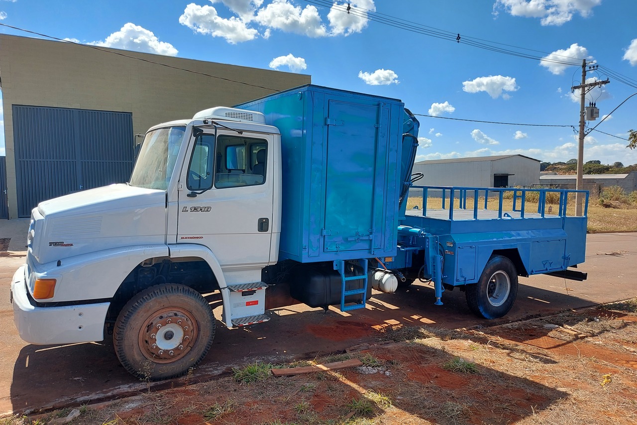 Mercedes Benz Atego 1318 - 08/08 3