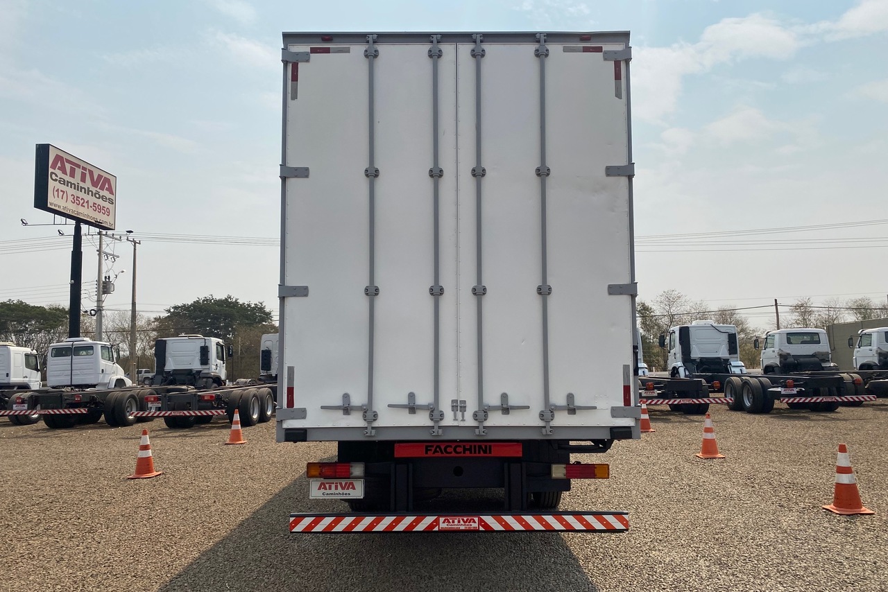 Mercedes Benz MB 1718 - 10/10 4