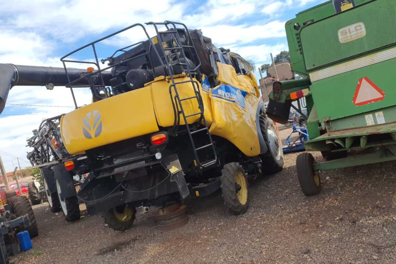 New Holland CR5.85 - 20/19 4