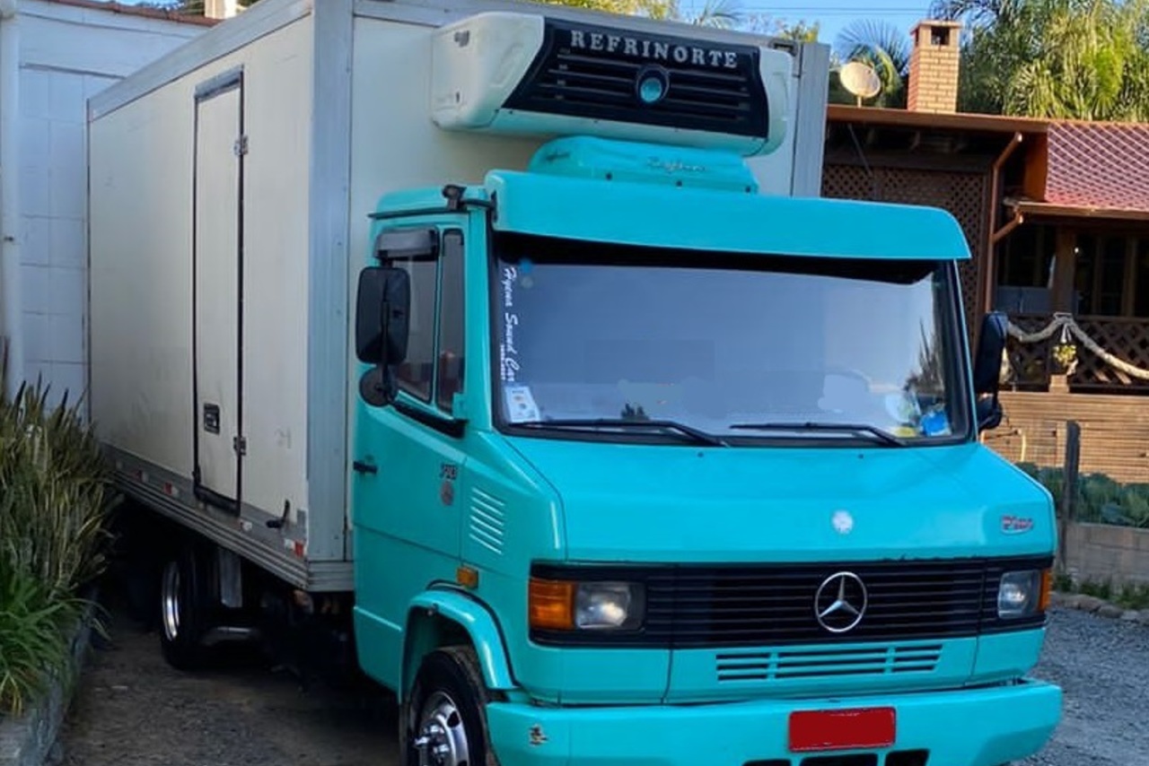 Mercedes Benz MB 710 - 03/03 3