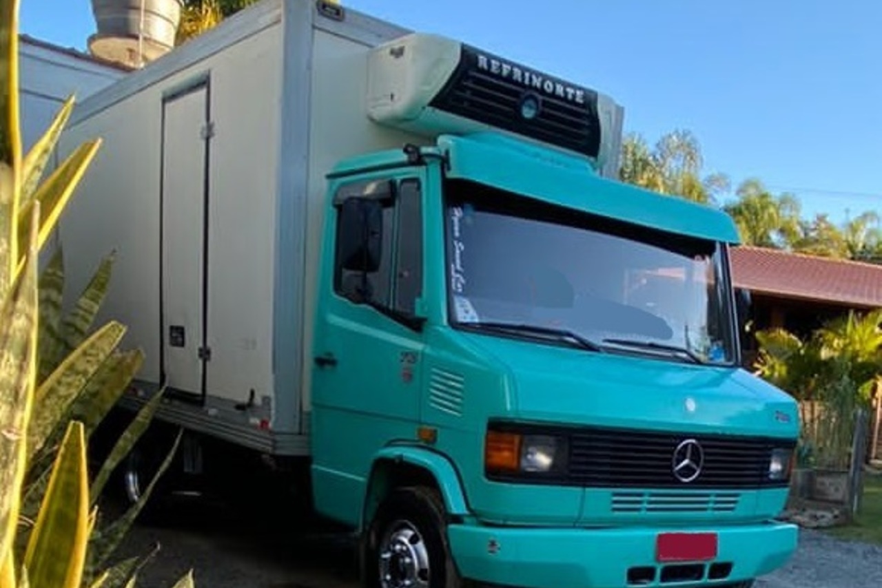 Mercedes Benz MB 710 - 03/03 8