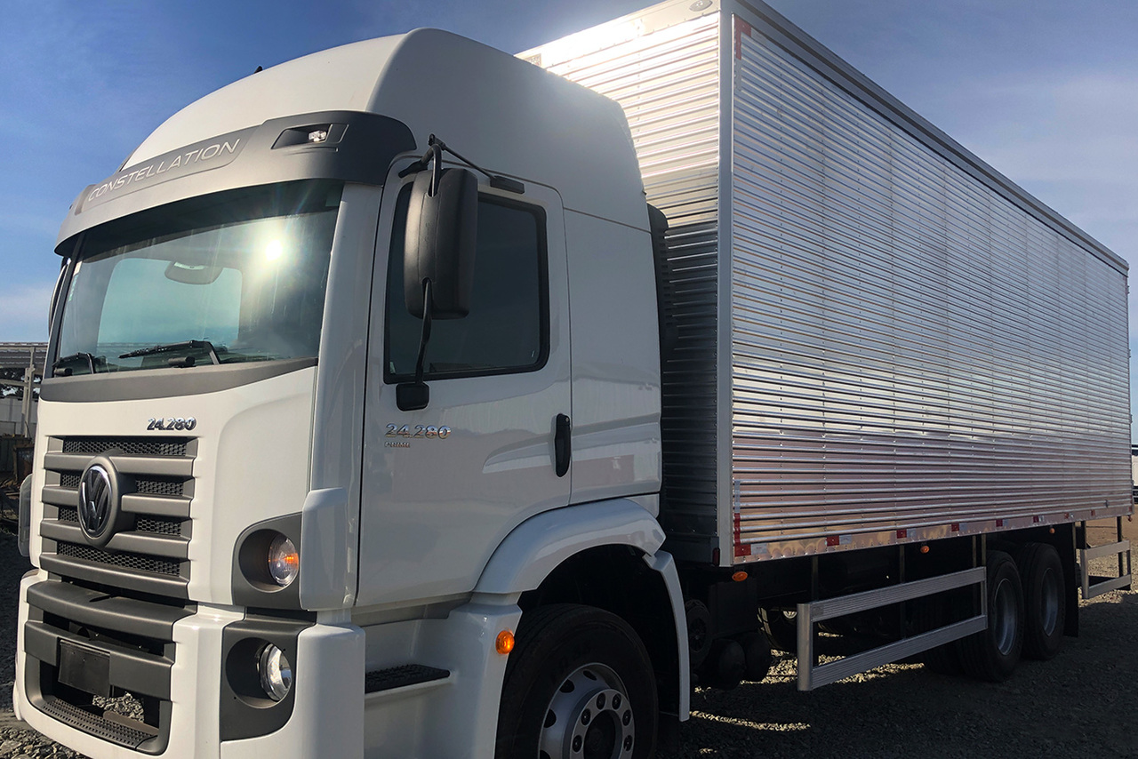 Volkswagen 24-280 E Constellation 6x2 -  2