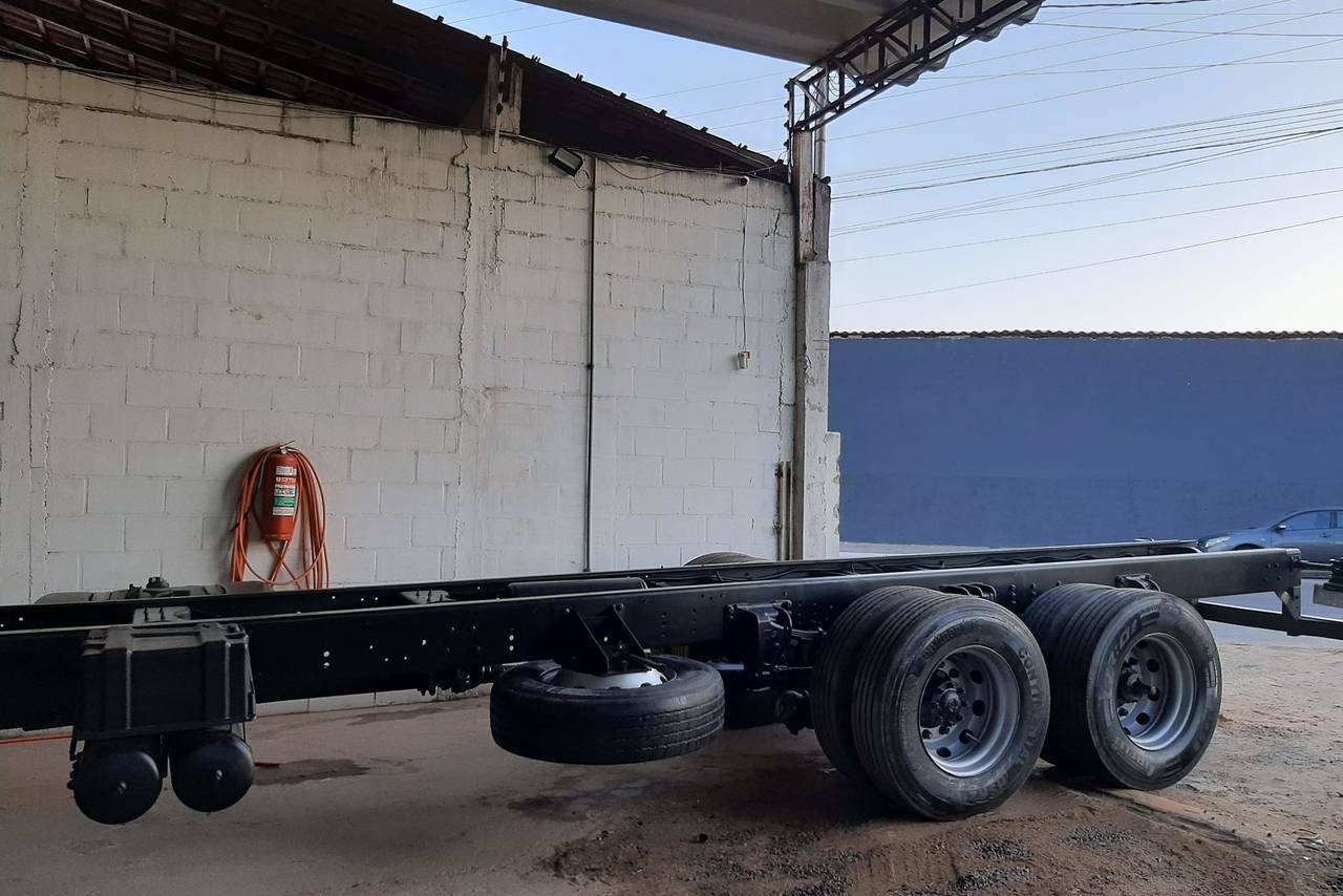 Volkswagen 24-280 E Constellation 6x2 - 12/12 6