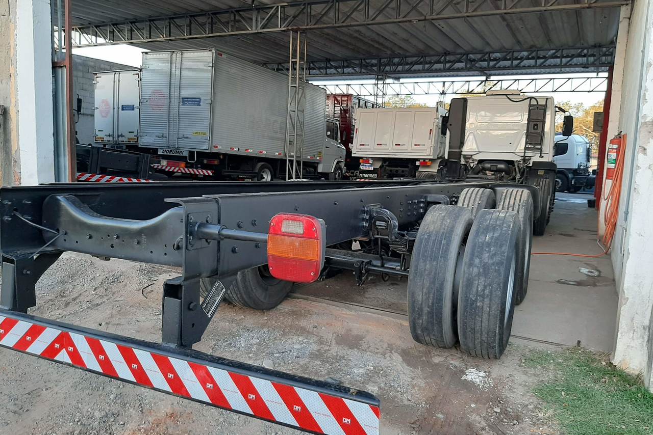 Volkswagen 24-280 E Constellation 6x2 - 12/12 11