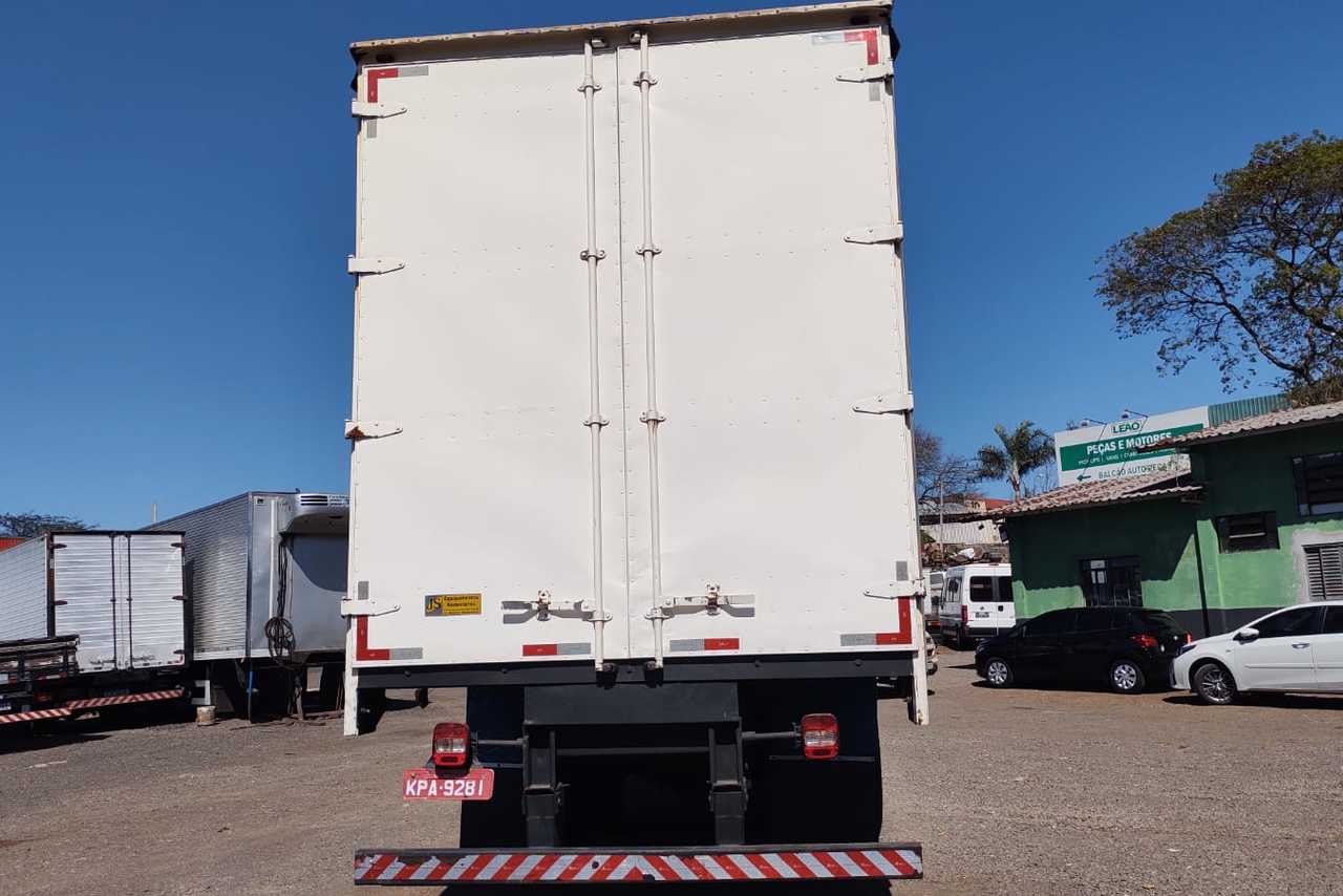 Volkswagen 24-280 E Constellation 6x2 - 12/12 5