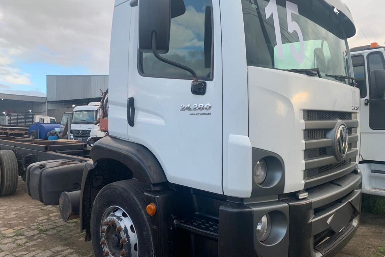 Volkswagen 24-280 E Constellation 6x2 - 15/15 3