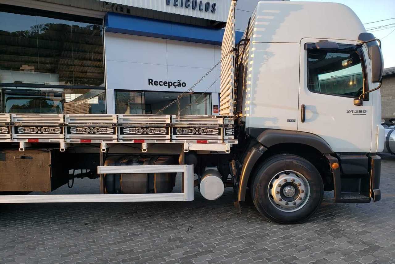Volkswagen 24-280 E Constellation 6x2 - 12/12 8