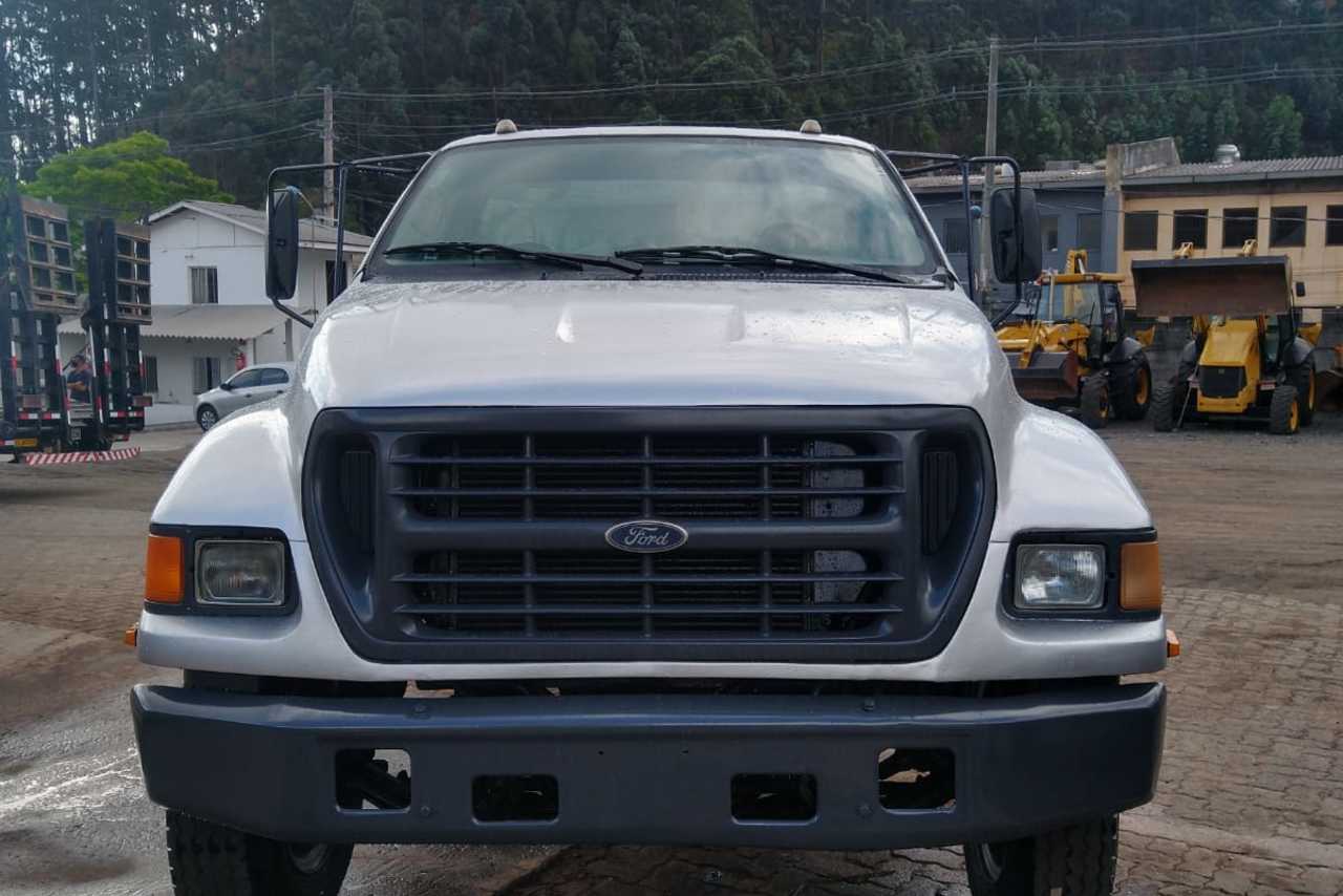 Ford F12000 - 02/02 3