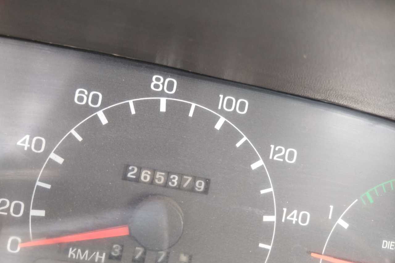 Ford F12000 - 02/02 5