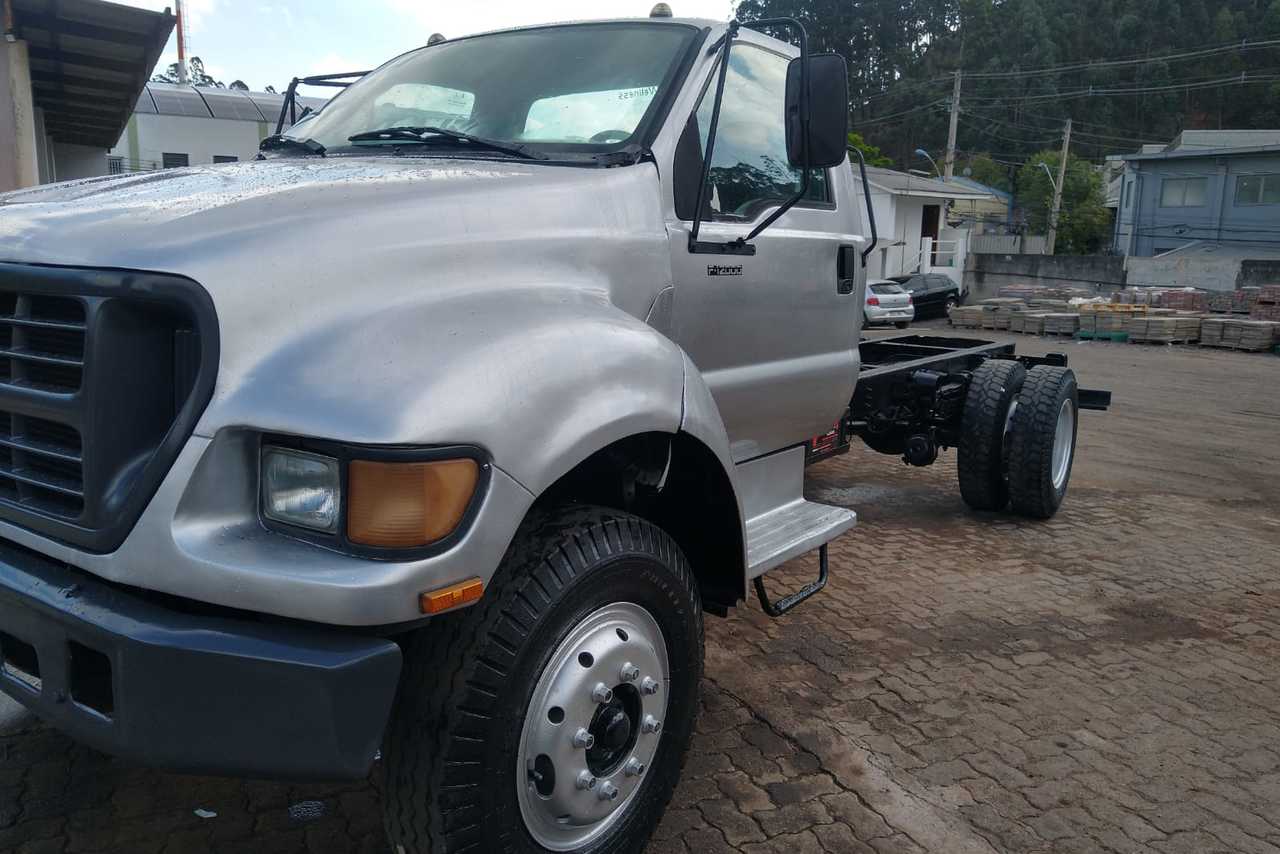 Ford F12000 - 02/02 6