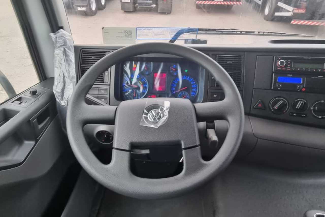 Volkswagen 24-280 E Constellation 6x2 - 21/22 10