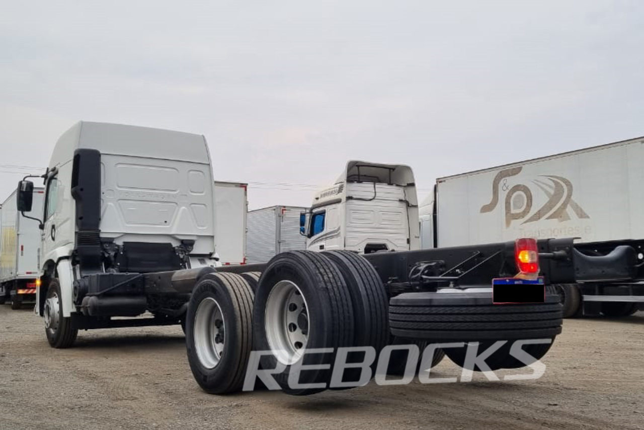 Volkswagen 24-280 E Constellation 6x2 - 21/22 11
