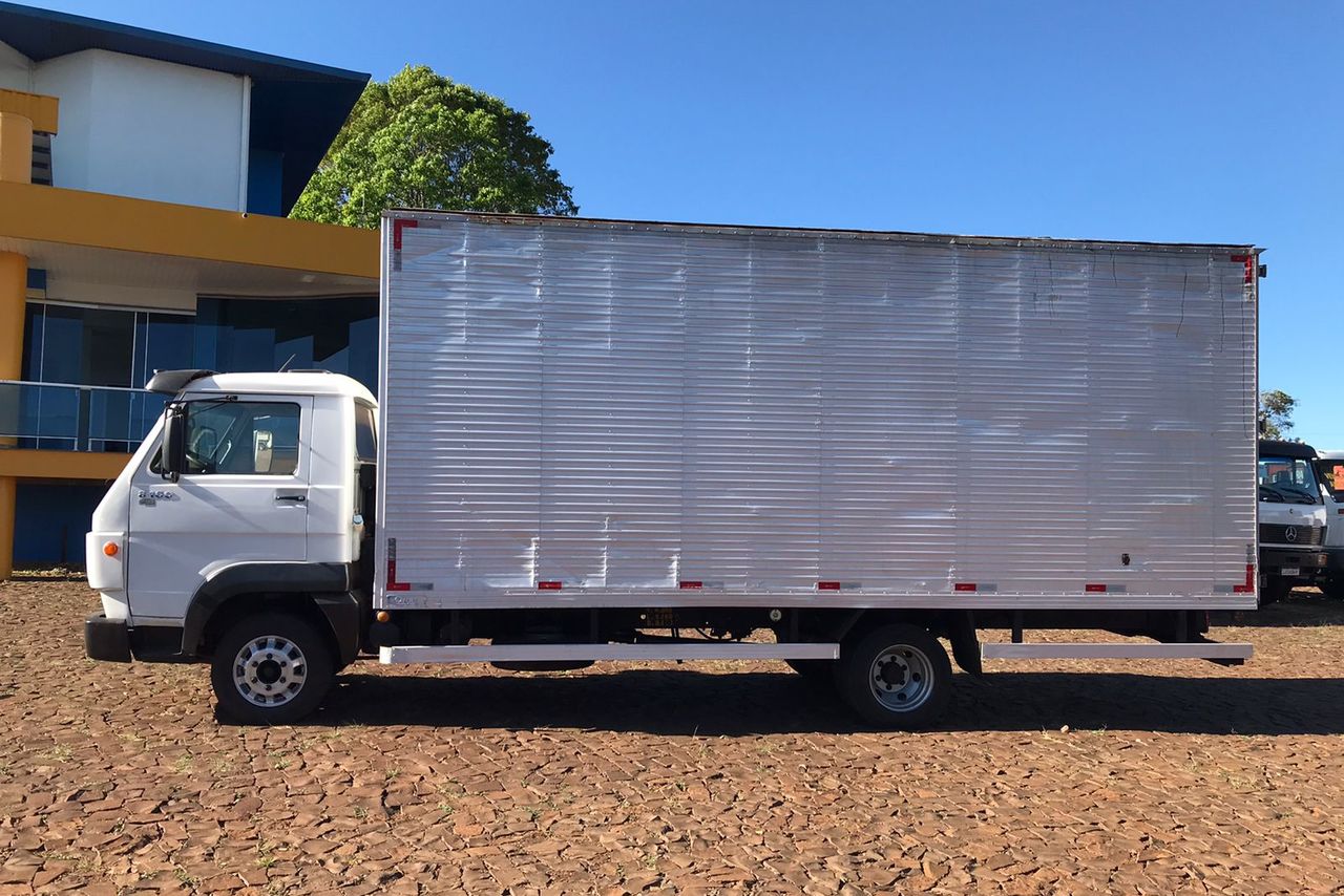 Volkswagen 8 160 - 15/15 5