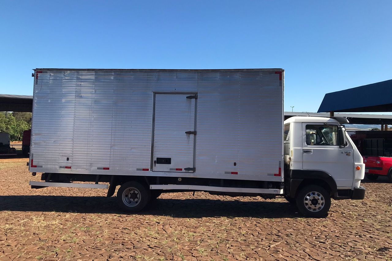 Volkswagen 8 160 - 15/15 6