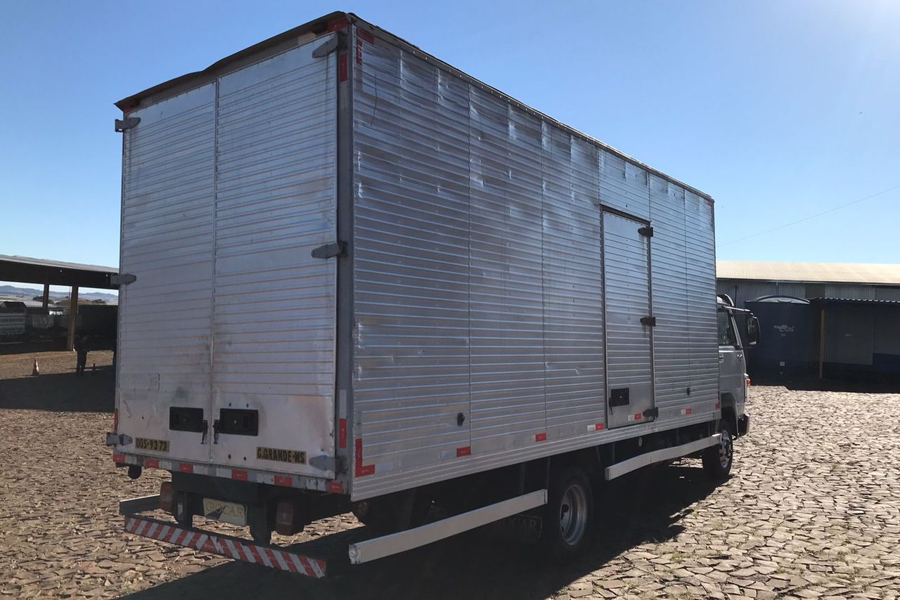 Volkswagen 8 160 - 15/15 7