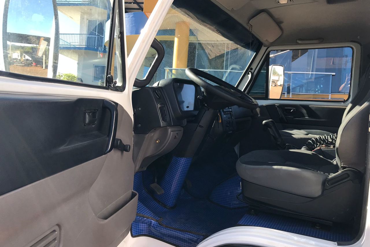 Volkswagen 8 160 - 15/15 14