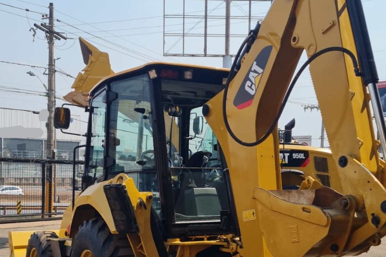 Caterpillar 416F2 - 17/17 4