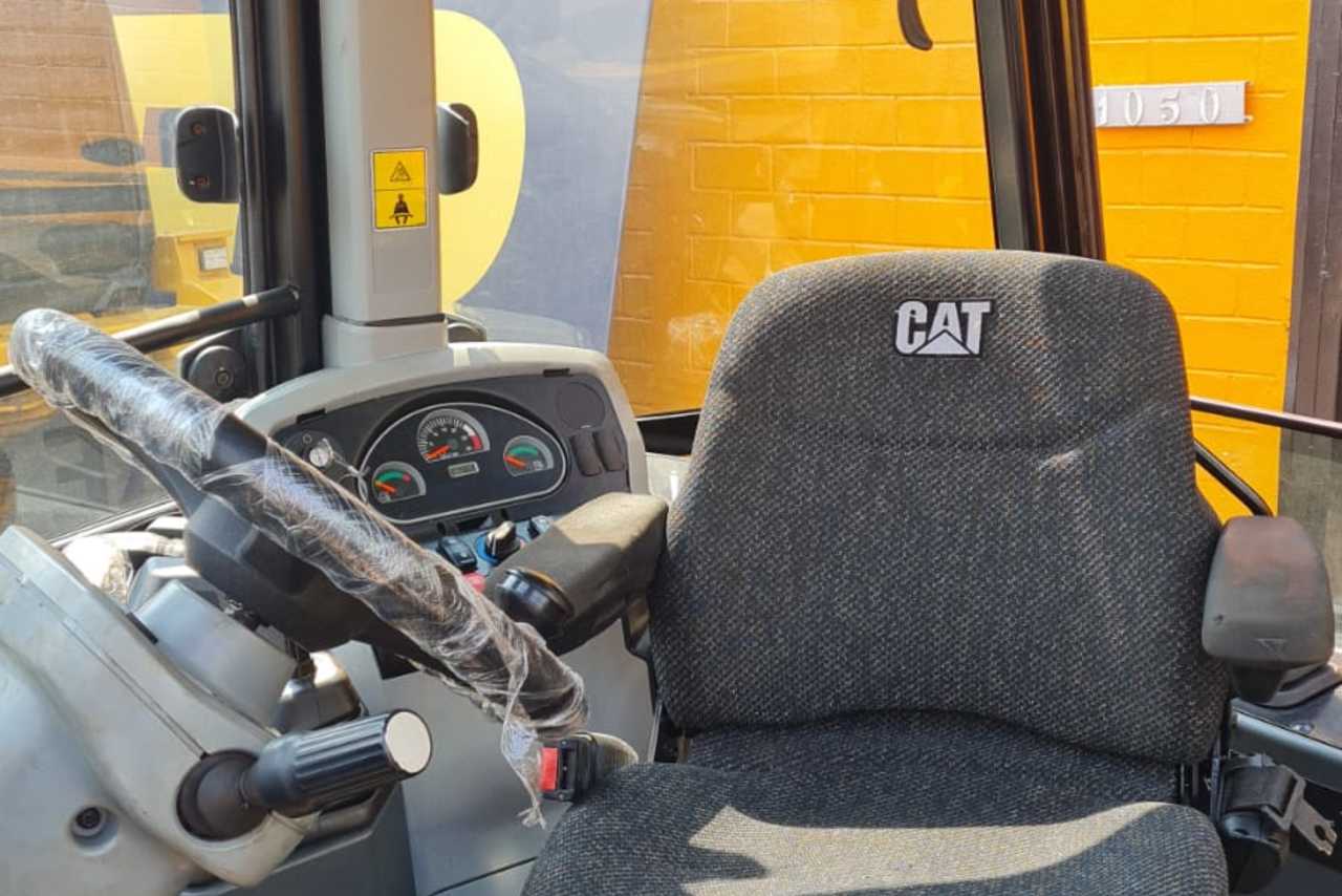 Caterpillar 416F2 - 17/17 6