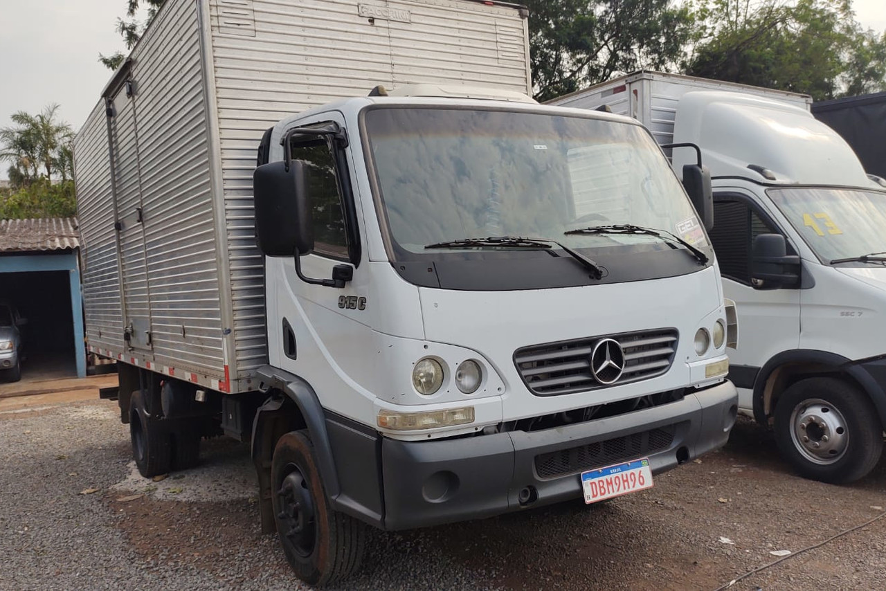 Mercedes Benz Accelo 915 - 04/04 3