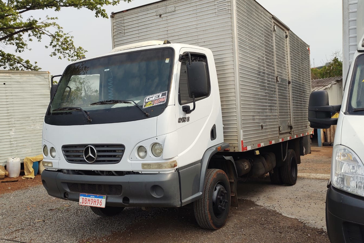Mercedes Benz Accelo 915 - 04/04 4