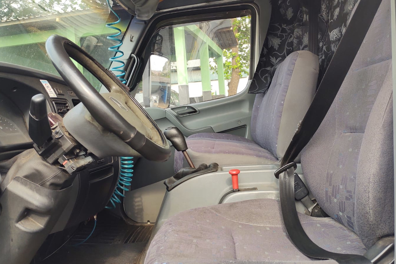 Mercedes Benz Accelo 915 - 04/04 5