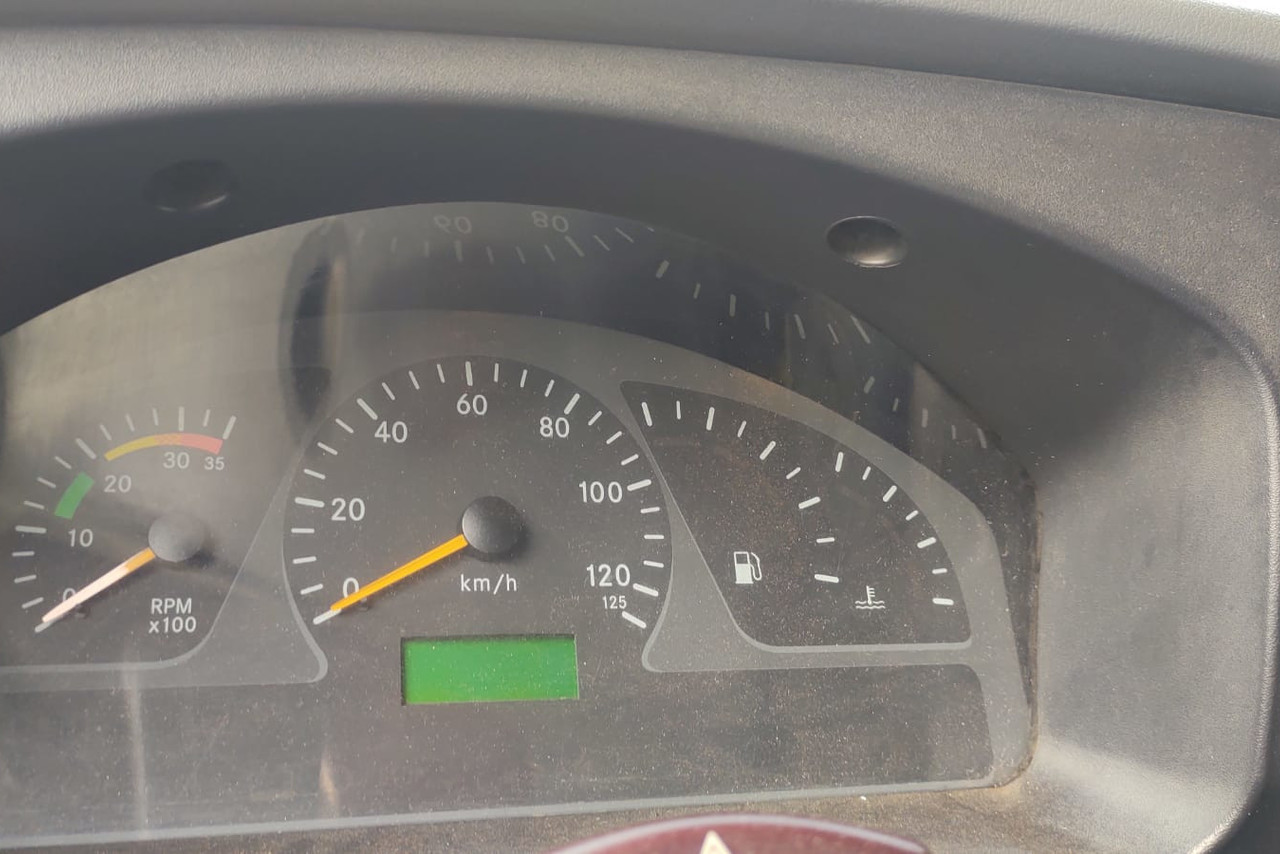Mercedes Benz Accelo 915 - 04/04 7