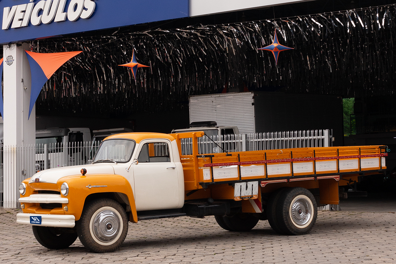 Chevrolet D60 - 58/58 3