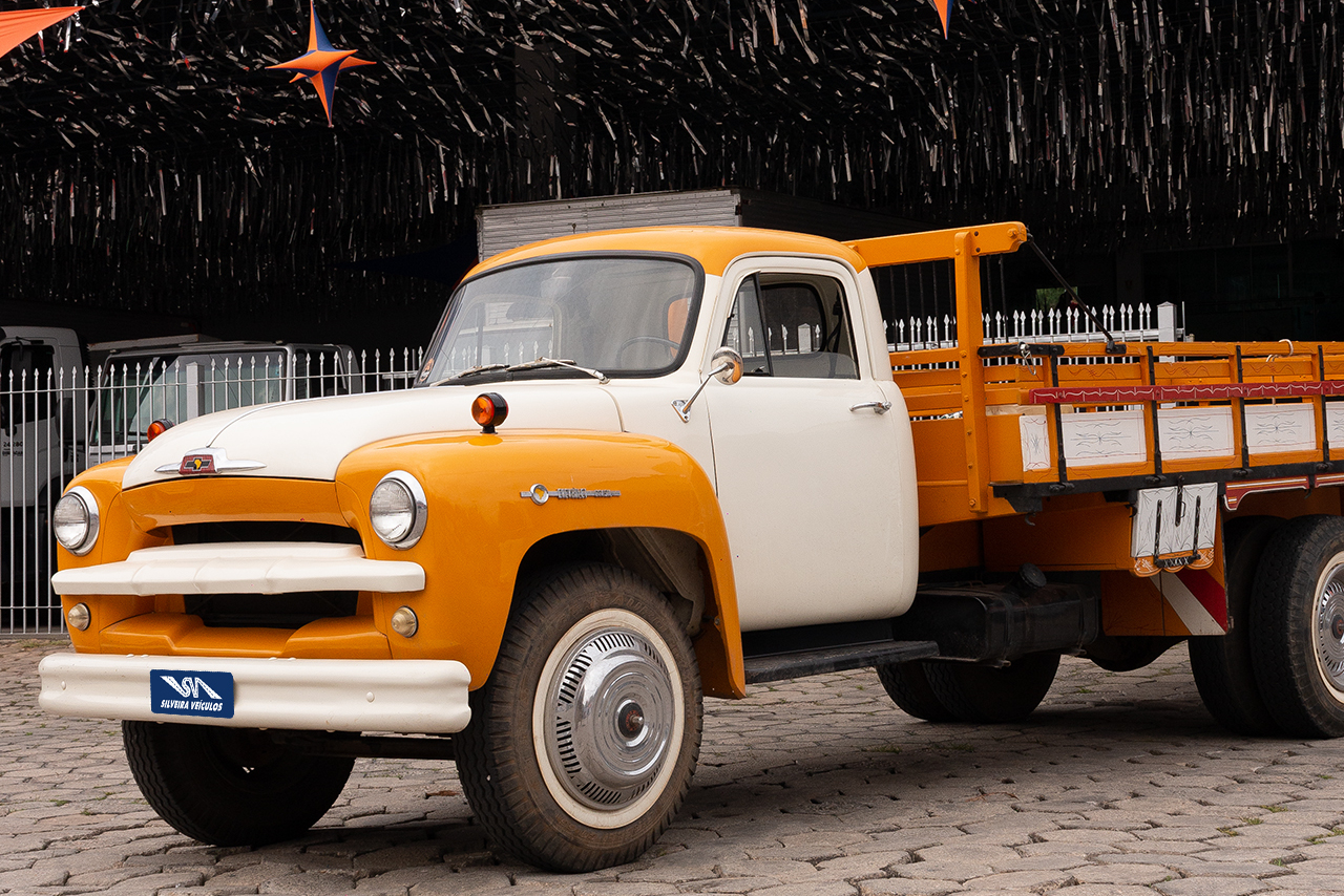 Chevrolet D60 - 58/58 4