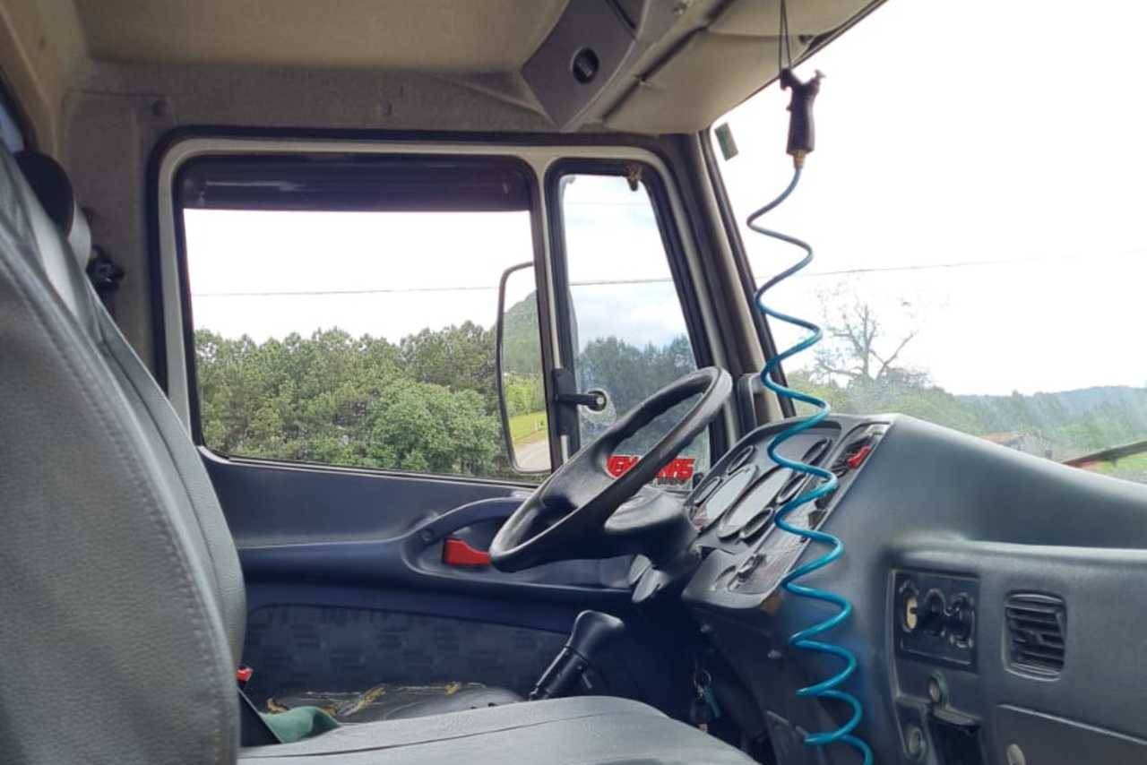 Mercedes Benz Atego 2423 - 06/06 7
