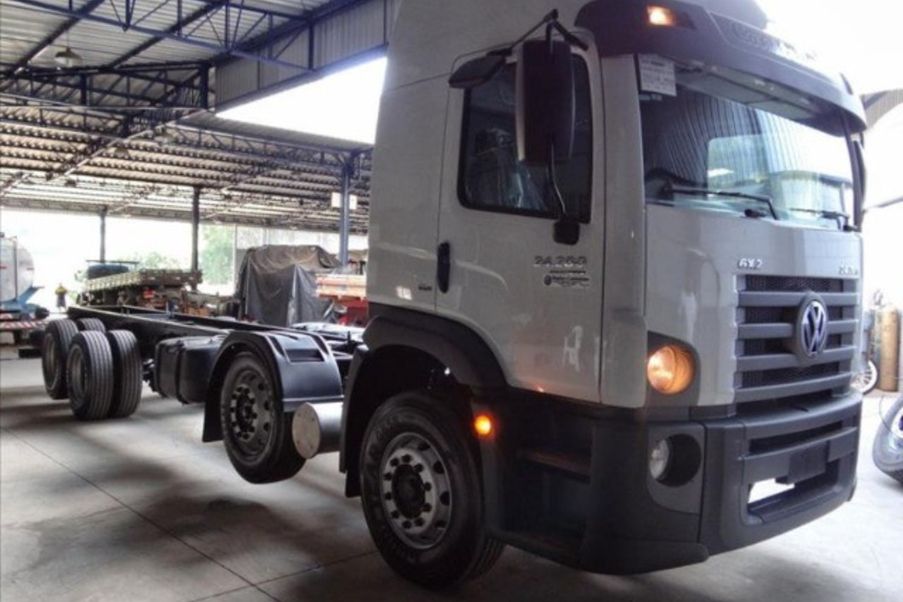 Volkswagen 24-280 E Constellation 6x2 - 21/21 9