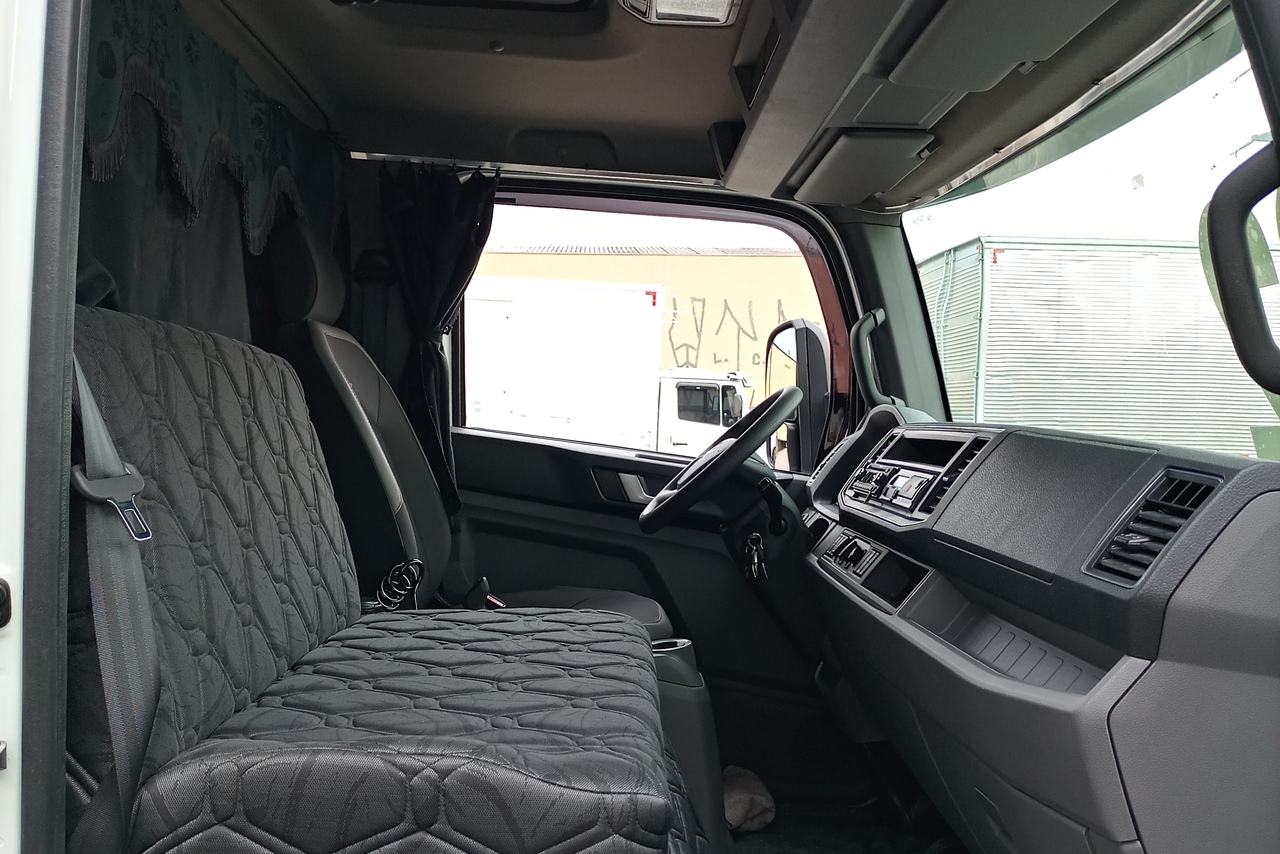 Volkswagen 11-180 Delivery  - 21/22 5