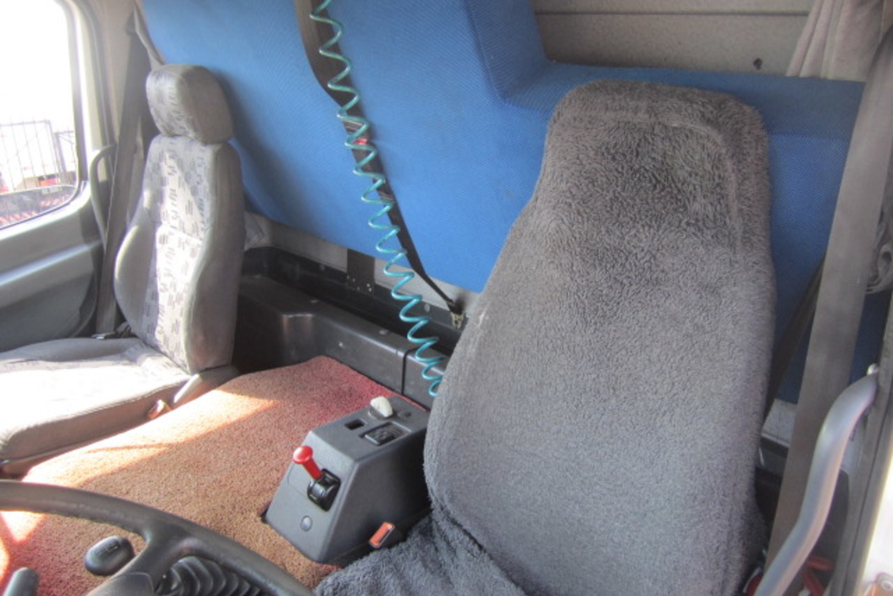 Mercedes Benz Axor 2533 - 05/05 11