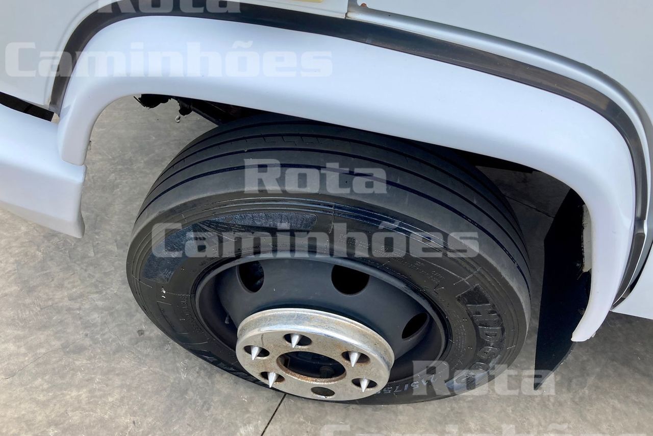 Mercedes Benz MB 709 - 96/96 8