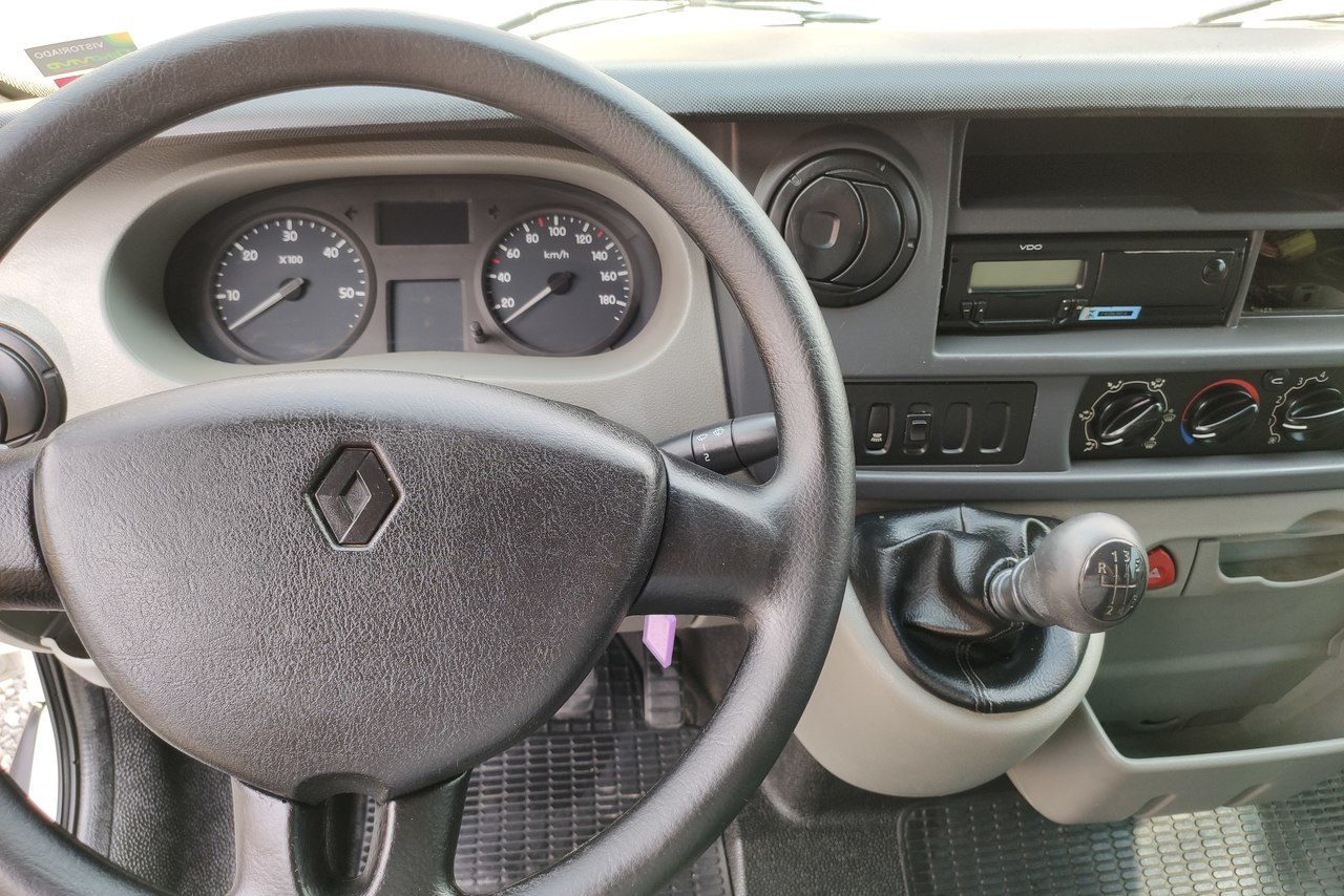 Renault Master Minibus - 12/13 6