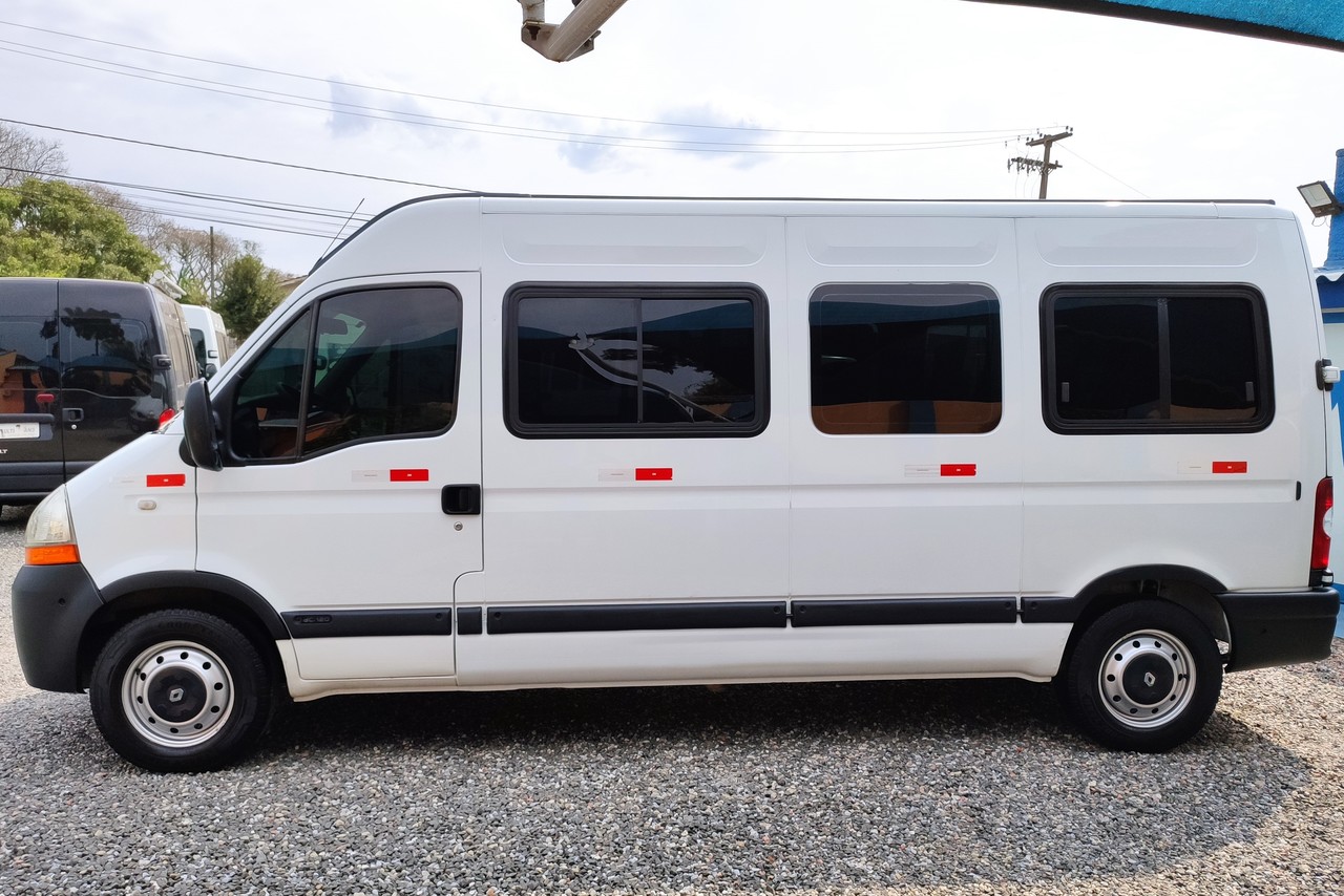 Renault Master Minibus - 12/13 14